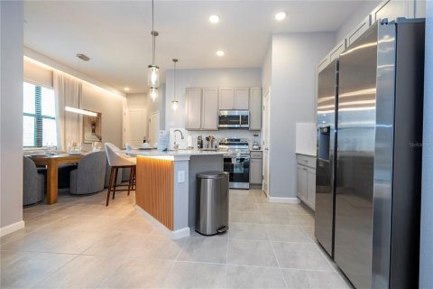 Touwnhouse à vendre à Orlando, Floride: 5 chambres, 180.88 m2 № 1901446 - photo 12