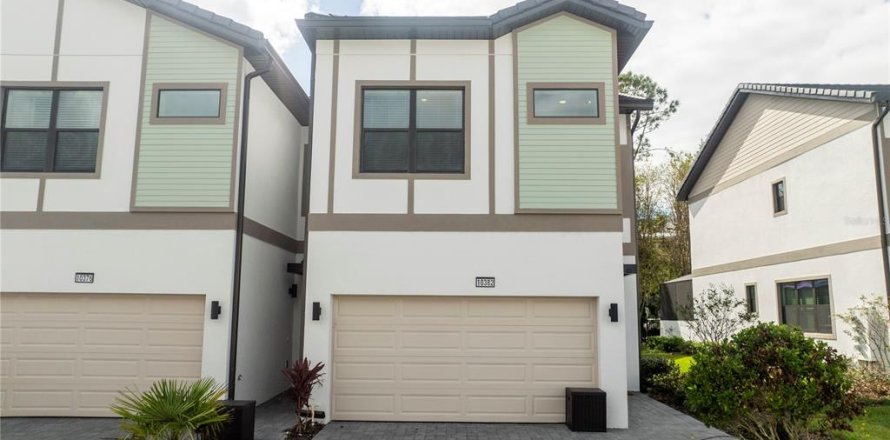 Townhouse in Orlando, Florida 5 bedrooms, 180.88 sq.m. № 1901446