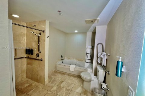 Купить кондоминиум в Санни-Айлс-Бич, Флорида 1 спальня, 91.97м2, № 1836837 - фото 28