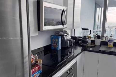 Condo in Miami, Florida, 2 bedrooms  № 1698544 - photo 15