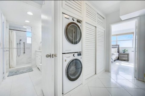 Condominio en venta en Fort Lauderdale, Florida, 2 dormitorios, 110.09 m2 № 1784068 - foto 13