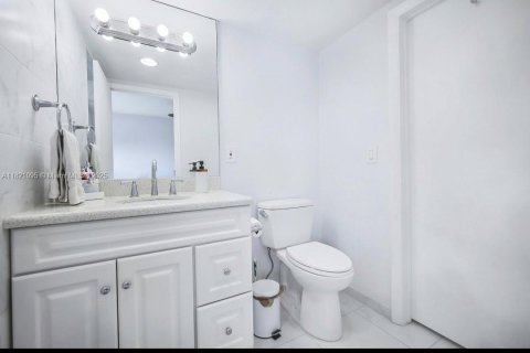 Condominio en venta en Fort Lauderdale, Florida, 2 dormitorios, 110.09 m2 № 1784068 - foto 12