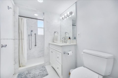 Condominio en venta en Fort Lauderdale, Florida, 2 dormitorios, 110.09 m2 № 1784068 - foto 16