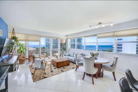 Condominio en venta en Fort Lauderdale, Florida, 2 dormitorios, 110.09 m2 № 1784068 - foto 1