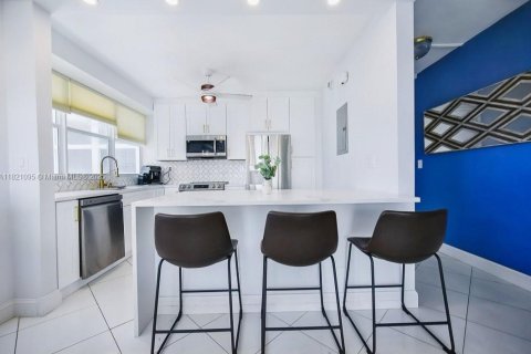 Condominio en venta en Fort Lauderdale, Florida, 2 dormitorios, 110.09 m2 № 1784068 - foto 3