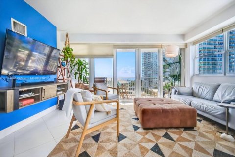 Condominio en venta en Fort Lauderdale, Florida, 2 dormitorios, 110.09 m2 № 1784068 - foto 2
