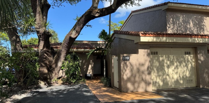 Villa ou maison à Hollywood, Floride 2 chambres, 150.04 m2 № 1735876