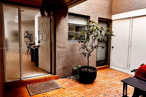 Villa ou maison à vendre à Hollywood, Floride: 2 chambres, 150.04 m2 № 1735876 - photo 18