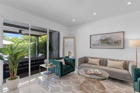 Casa en venta en Miramar, Florida, 5 dormitorios, 281.87 m2 № 2382710 - foto 7