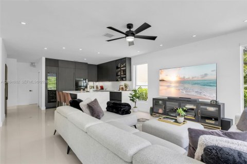 Casa en venta en Miramar, Florida, 5 dormitorios, 281.87 m2 № 2382710 - foto 15