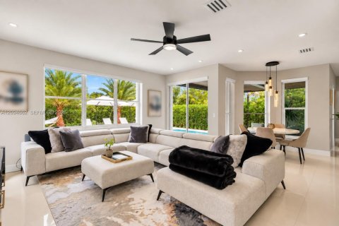Casa en venta en Miramar, Florida, 5 dormitorios, 281.87 m2 № 2382710 - foto 10