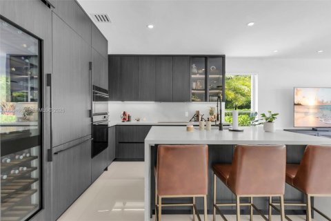 Casa en venta en Miramar, Florida, 5 dormitorios, 281.87 m2 № 2382710 - foto 14