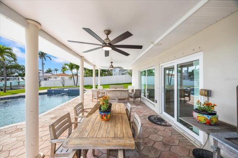 House in Saint Petersburg, Florida 4 bedrooms, 218.78 sq.m. № 1761110 - photo 27