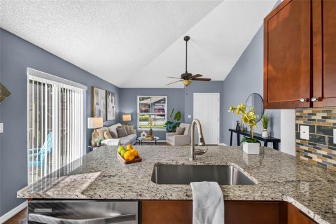 Villa ou maison à louer à Palm Harbor, Floride: 2 chambres, 74.04 m2 № 2418533 - photo 12