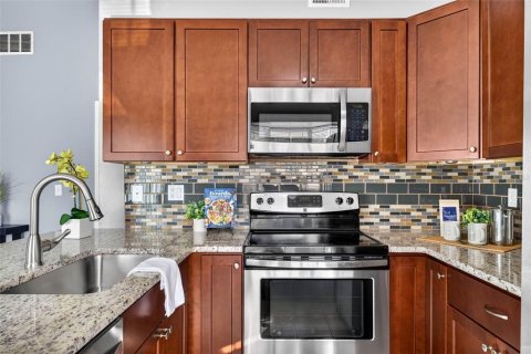 Villa ou maison à louer à Palm Harbor, Floride: 2 chambres, 74.04 m2 № 2418533 - photo 13