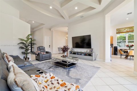 Купить виллу или дом в Пемброк-Пайнс, Флорида 4 спальни, 229.38м2, № 1963653 - фото 22