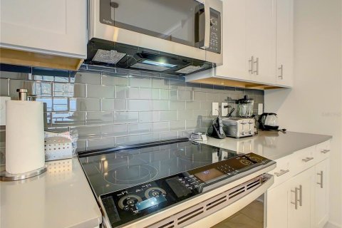 Adosado en alquiler en Kissimmee, Florida, 4 dormitorios, 176.7 m2 № 1915834 - foto 14