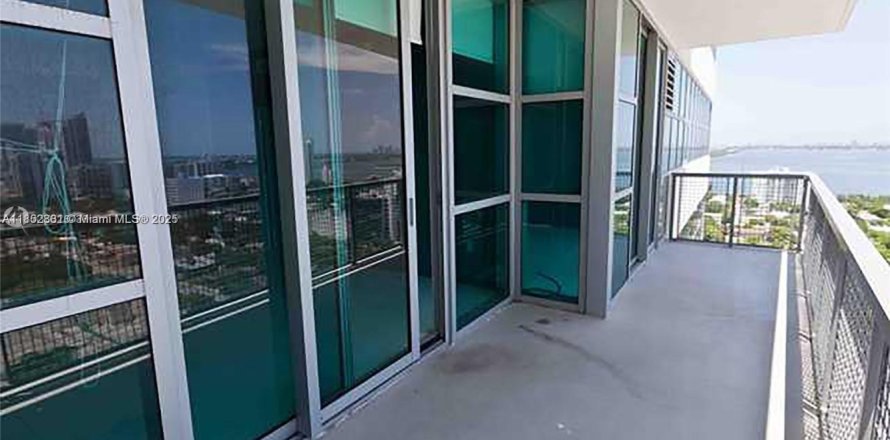 Condo in Miami, Florida, 2 bedrooms № 1871343