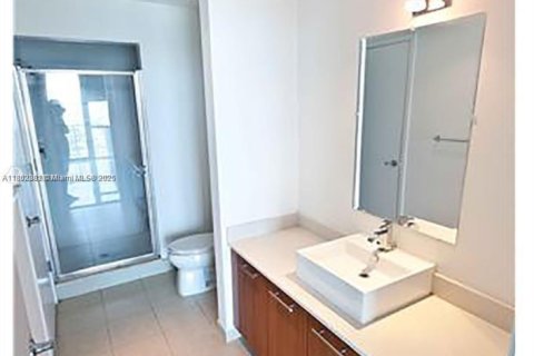 Condo in Miami, Florida, 2 bedrooms  № 1871343 - photo 7