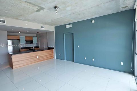 Condo in Miami, Florida, 2 bedrooms  № 1871343 - photo 6