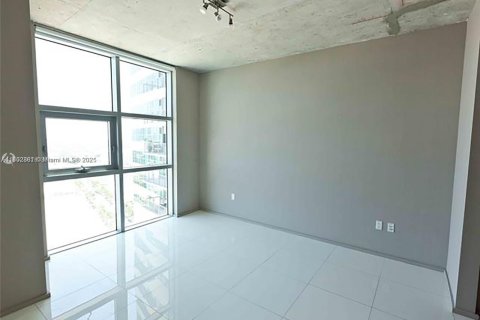 Condo in Miami, Florida, 2 bedrooms  № 1871343 - photo 5