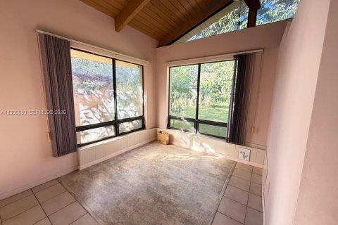 Villa ou maison à vendre à Miami, Floride: 7 chambres, 394.37 m2 № 1962422 - photo 30