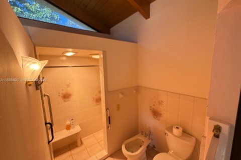 Villa ou maison à vendre à Miami, Floride: 7 chambres, 394.37 m2 № 1962422 - photo 14