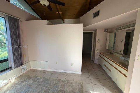 Villa ou maison à vendre à Miami, Floride: 7 chambres, 394.37 m2 № 1962422 - photo 21