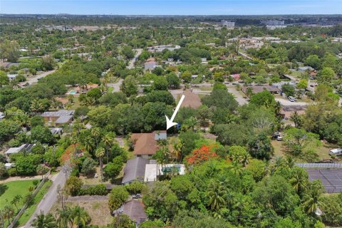 Villa ou maison à vendre à Miami, Floride: 7 chambres, 394.37 m2 № 1962422 - photo 9