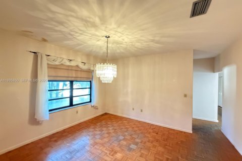 Villa ou maison à vendre à Miami, Floride: 7 chambres, 394.37 m2 № 1962422 - photo 20