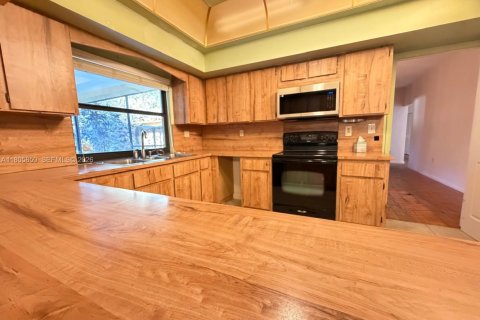 Villa ou maison à vendre à Miami, Floride: 7 chambres, 394.37 m2 № 1962422 - photo 25