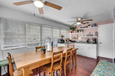Casa en alquiler en Miami, Florida, 6 dormitorios, 209.4 m2 № 2015913 - foto 11