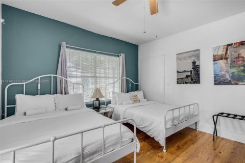 Casa en alquiler en Miami, Florida, 6 dormitorios, 209.4 m2 № 2015913 - foto 13