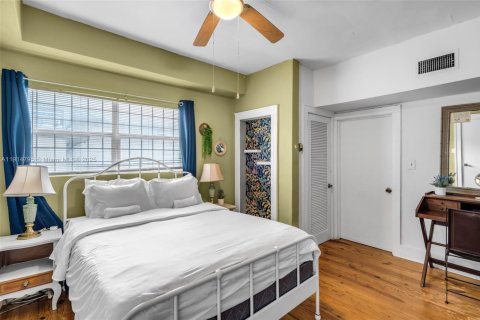 Casa en alquiler en Miami, Florida, 6 dormitorios, 209.4 m2 № 2015913 - foto 15