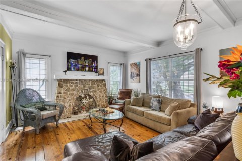 Casa en alquiler en Miami, Florida, 6 dormitorios, 209.4 m2 № 2015913 - foto 7