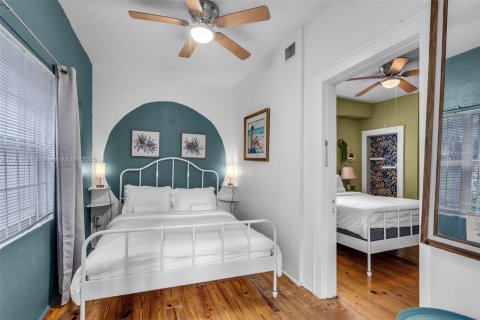 Casa en alquiler en Miami, Florida, 6 dormitorios, 209.4 m2 № 2015913 - foto 16