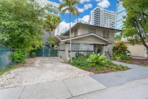 Casa en alquiler en Miami, Florida, 6 dormitorios, 209.4 m2 № 2015913 - foto 3