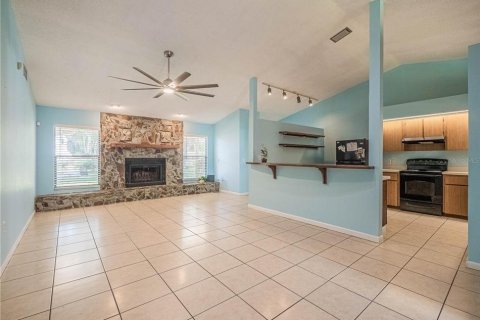 House in Mulberry, Florida 3 bedrooms, 158.58 sq.m. № 1910499 - photo 2
