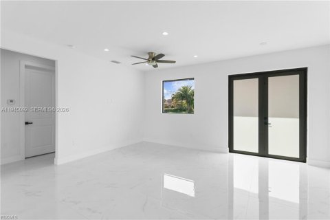 Casa en venta en Lehigh Acres, Florida, 3 dormitorios, 125.42 m2 № 2080290 - foto 3