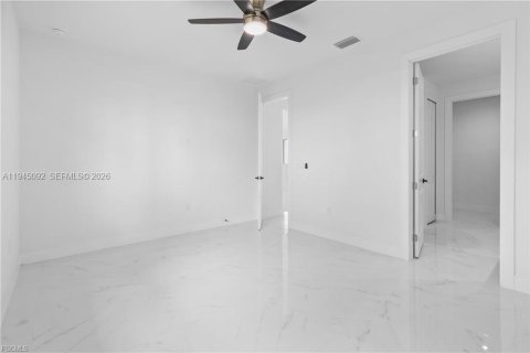 Casa en venta en Lehigh Acres, Florida, 3 dormitorios, 125.42 m2 № 2080290 - foto 10