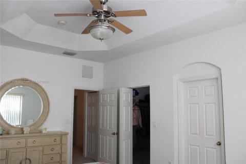 Townhouse in Miami, Florida 3 bedrooms, 155.15 sq.m. № 1674451 - photo 17