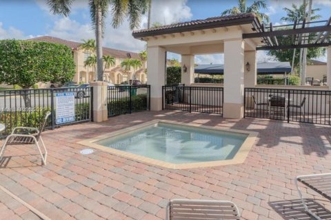 Townhouse in Miami, Florida 3 bedrooms, 155.15 sq.m. № 1674451 - photo 28