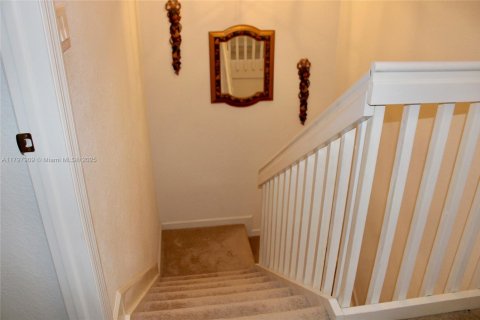 Townhouse in Miami, Florida 3 bedrooms, 155.15 sq.m. № 1674451 - photo 20