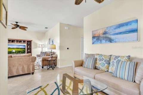 Condo in Bradenton, Florida, 2 bedrooms  № 2152021 - photo 18