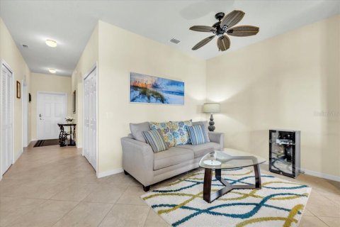 Condo in Bradenton, Florida, 2 bedrooms  № 2152021 - photo 16