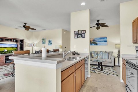 Condo in Bradenton, Florida, 2 bedrooms  № 2152021 - photo 13