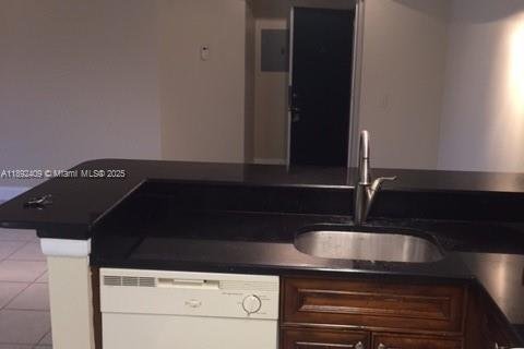 Condo in Plantation, Florida, 2 bedrooms  № 1944950 - photo 3