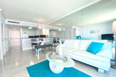 Снять в аренду кондоминиум в Холливуд, Флорида 51.1м2, № 2042867 - фото 17