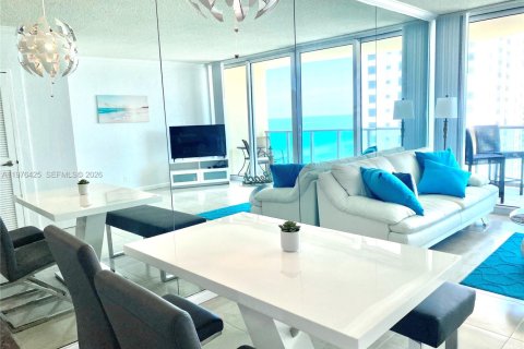 Снять в аренду кондоминиум в Холливуд, Флорида 51.1м2, № 2042867 - фото 22