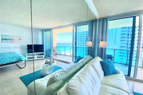 Снять в аренду кондоминиум в Холливуд, Флорида 51.1м2, № 2042867 - фото 18